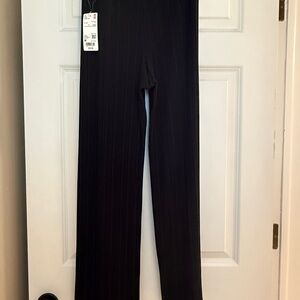 Uniqlo Women's Black Pleated Pants